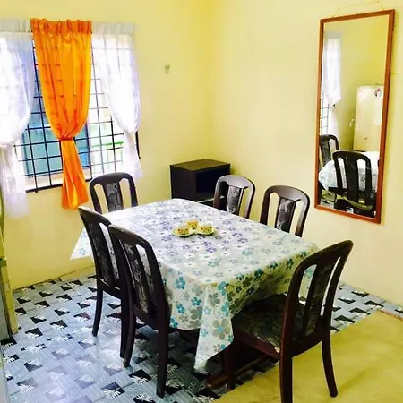 Homestay Bandar Pekan - Musleem Preferred Exterior photo